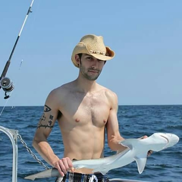 Meet your Posher, Josh - Picture 4 of 8